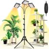 Лампа за растения STELS TripleGrow GT3 с три LED панела, осигуряващи пълен спектър LED осветление за растения. Подходяща за фитолампи за разсад и изкуствено осветление за стайни и градински растения.